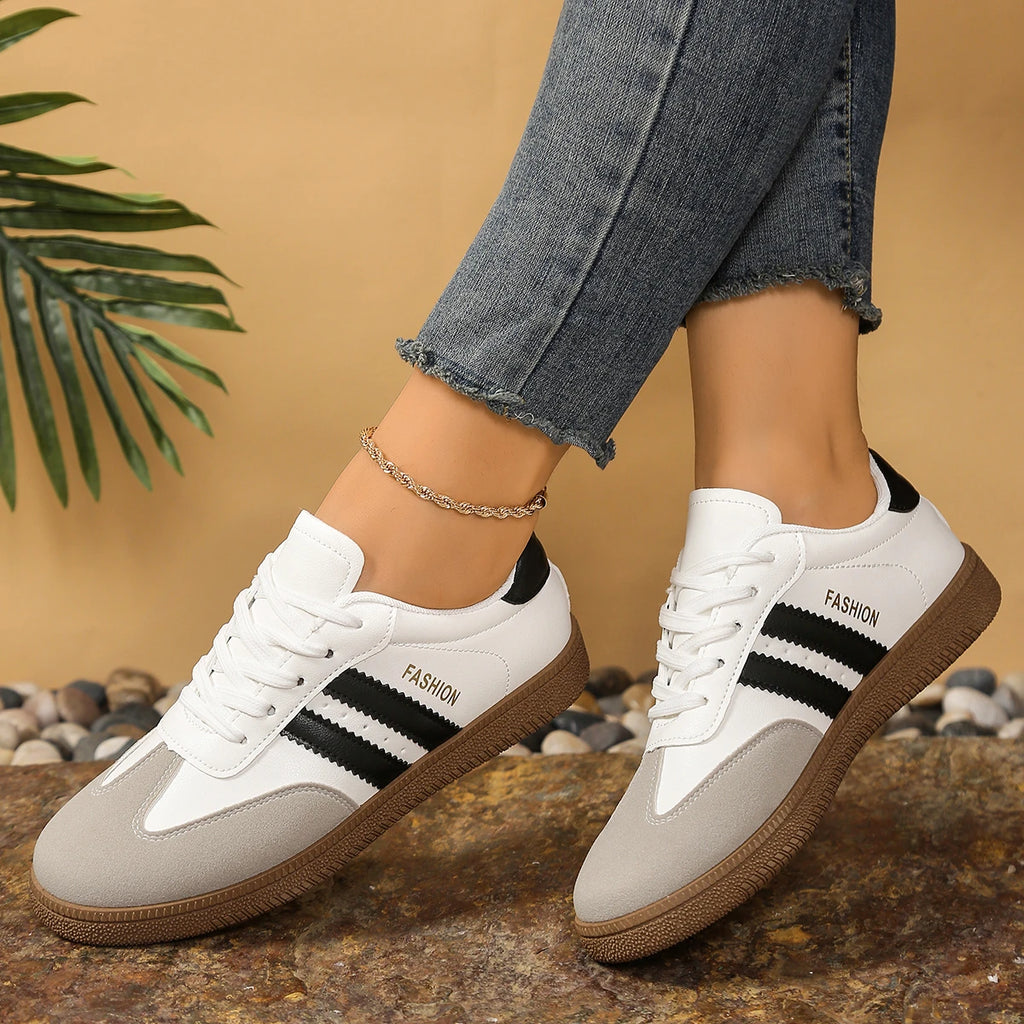 Women's Flat Casual Comfort Sneakers