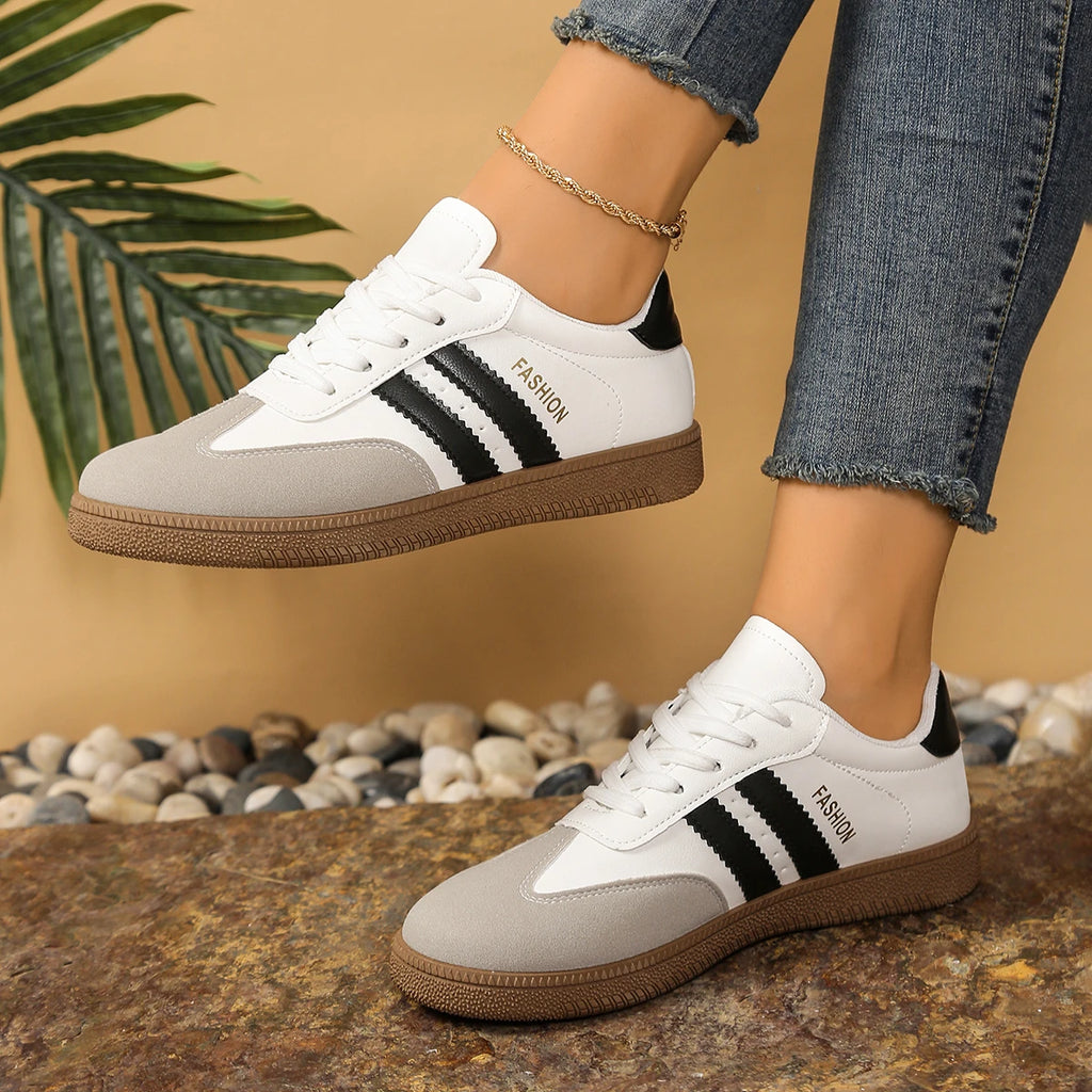 Women's Flat Casual Comfort Sneakers