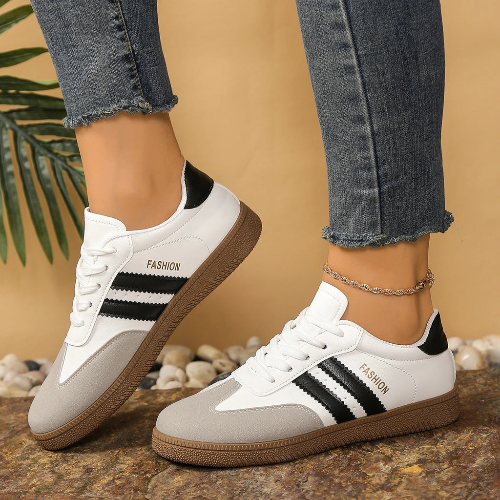 Women's Flat Casual Comfort Sneakers